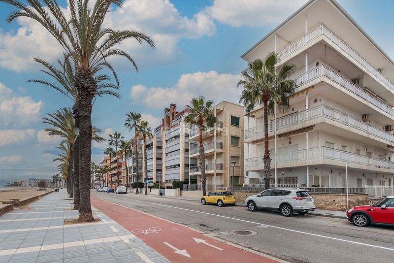 Foto 51fe5527-dfb0-4efc-8c59-cb2def7b7ee1. Local comercial a Platja de Ponent Salou