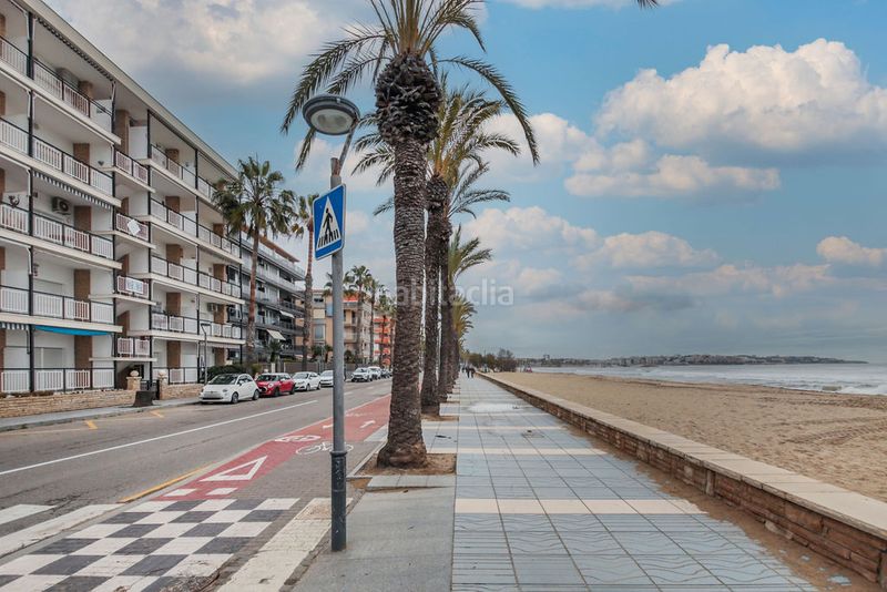 Foto 60058c59-bd0a-4f86-933f-9f17156b3814. Local comercial a Platja de Ponent Salou