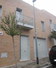 Casa aparellada  C/ del rosari. Solvia inmobiliaria  chalet adosado martorelles