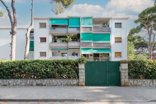 Flat  C/ vint-i-u. Solvia inmobiliaria  piso castelldefels