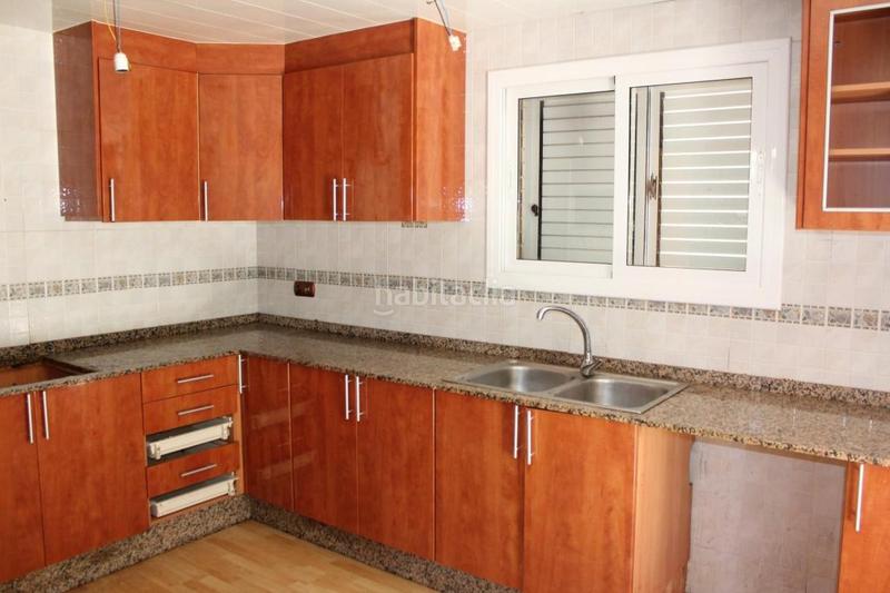 Foto a8a7e16a-119c-422e-9a69-ff0aa25be98c. Chalet in costa Cunit - els jardins - els rosers Cunit
