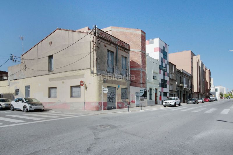 Foto 1deb6f77-81e3-43cd-bb56-5a0d8dfc6ac8. Edifici a Covadonga Sabadell