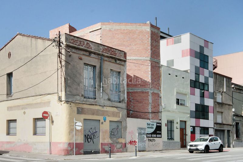 Foto b63c19b4-5d25-4f87-884e-04c20bbb8e9d. Edifici a Covadonga Sabadell