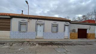 Casa aparellada  Don quijote. Solvia inmobiliaria  chalet adosado puertollano