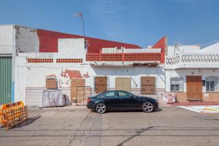 Casa bifamiliare  C/ el cid. Solvia inmobiliaria  chalet adosado alginet