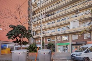 Pis  C/ pont del treball digne. Solvia inmobiliaria  piso barcelona