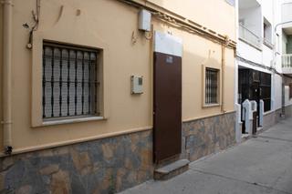 Casa aparellada  C/ puerto de santa maría. Solvia inmobiliaria  chalet adosado algeciras