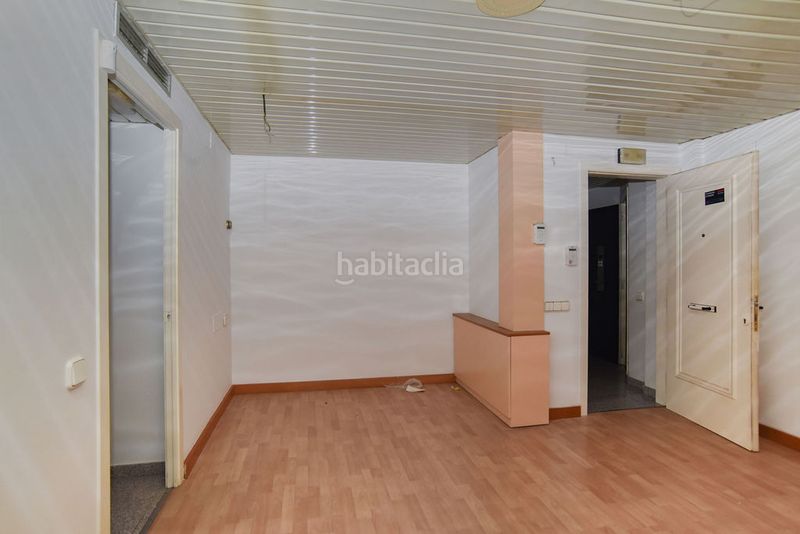 Foto 7cd8dff3-1881-44d0-ae19-6da26da09119. Local comercial a Centre Vic