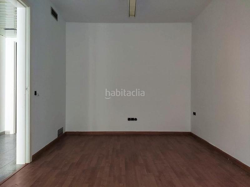 Foto 85f6a38e-bf59-41ce-befa-df0318b8f97b. Local comercial a Centre Vic