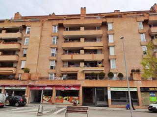 Local commercial  Bisbe morgades. Solvia inmobiliaria  locales vic