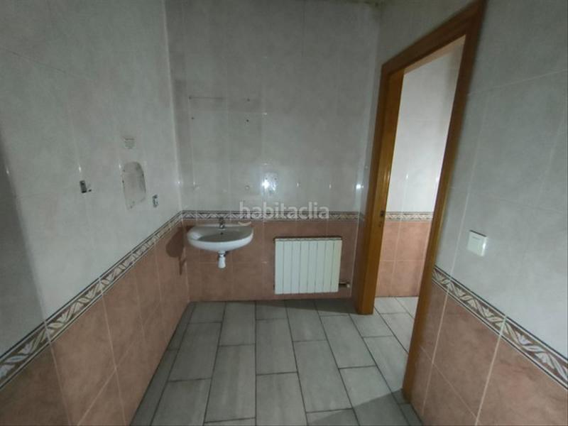 Foto 29b35083-a40f-4b8e-bdfd-c2dec8728bf7. Local comercial a Caputxins-Ambulatori Vic