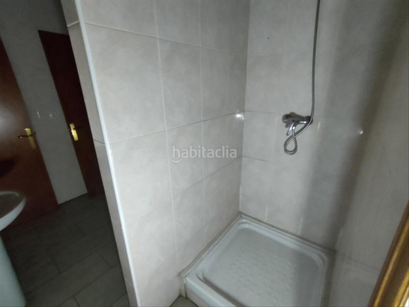 Foto 9057e551-c010-424f-90af-364fa280fafb. Local comercial a Caputxins-Ambulatori Vic