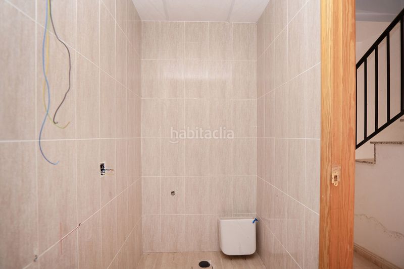 Foto 24ede0b5-b275-4c2a-a26a-912d97db40f2. Casa aparellada a Abanilla