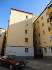 Pis  C/ badajoz. Solvia inmobiliaria  piso badalona
