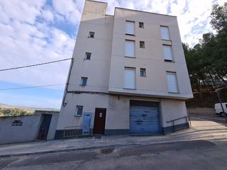 Pis  C/ escoles. Solvia inmobiliaria  piso flix
