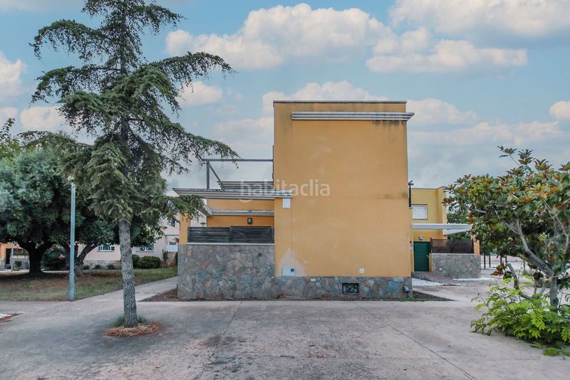 Foto e797eeaf-66d1-4b55-ab22-61dcdb2c4397. Casa aparellada a Bonavista Vendrell (El)