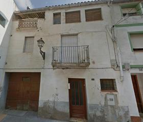 Casa aparellada  Castell. Solvia inmobiliaria  chalet adosado gandesa