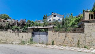 Chalet  C/ santiago rusiñol. Solvia inmobiliaria  chalet independiente esparreguera