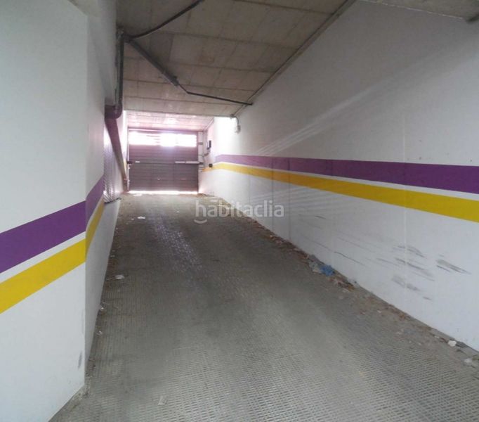 Foto 54dbd968-f50c-4ad5-82b9-f61557ccbbb7. Aparcament cotxe a Archena