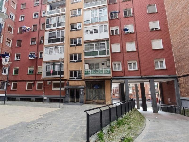 Foto cfc4176d-9fa7-45ee-8be1-f86a879cfe63. Local comercial a Santutxu-Basarrate Bilbao