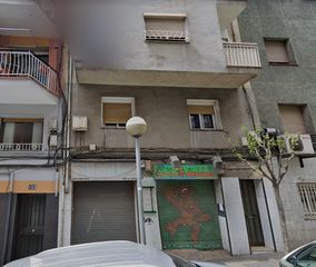 Local Comercial  C/ calderón de la barca. Solvia inmobiliaria  locales badalona