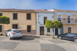 Casa aparellada  Virgen de soterraño. Solvia inmobiliaria  chalet adosado barcarrota