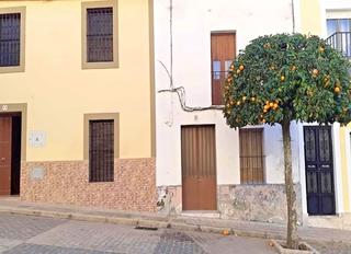 Casa aparellada  Virgen de soterraño. Solvia inmobiliaria  chalet adosado barcarrota