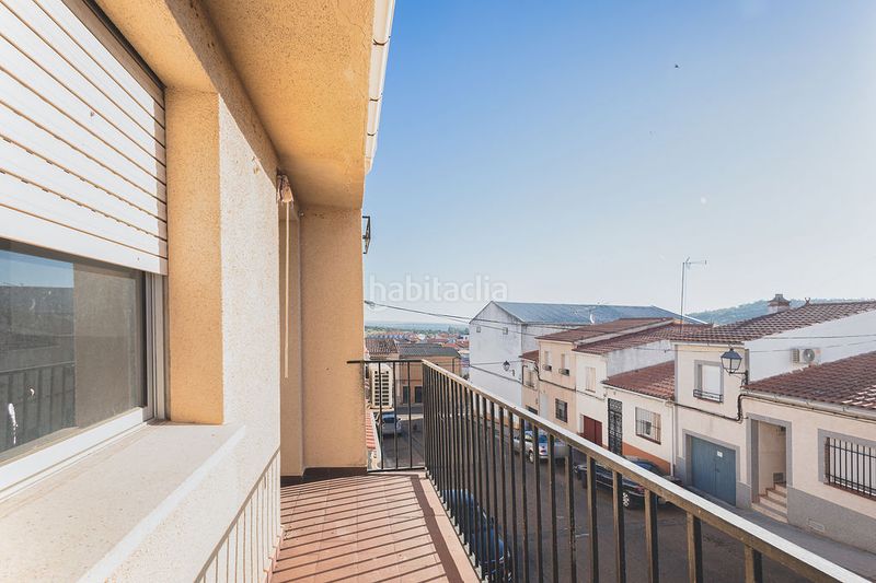 Foto 04c70766-6a01-481d-8652-7c7b4bfb8598. Casa aparellada a Aliseda