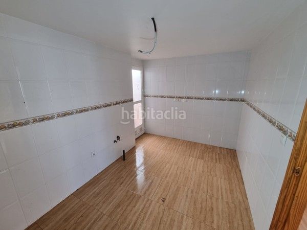 Foto 5bdb2fb2-50e0-43d0-b2fc-879e95fcbc19. Pis a Casco Antiguo Águilas