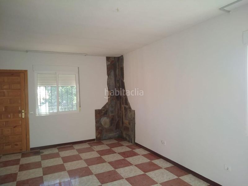 Foto b480b416-18b6-4751-ad19-0d57f329cd35. Chalet with heating in Barajas de Melo