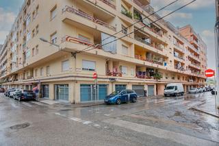 Pis  C/ anselm clave. Solvia inmobiliaria  piso salt