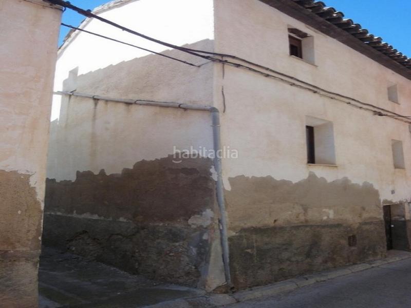 Foto ac1295cd-acde-4d67-9d2c-b94ee7ae5ddf. Casa aparellada a Castillonroy