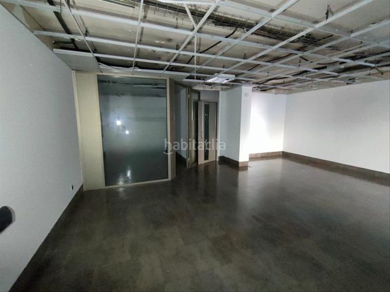 Foto f1be6ae8-539b-40e8-9b95-17613a02db5b. Local comercial solvia inmobiliaria locales en Can gili Granollers