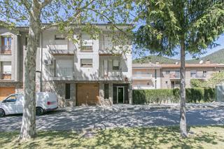 Maison jumelée  Av barcelona. Solvia inmobiliaria  chalet adosado campdevànol