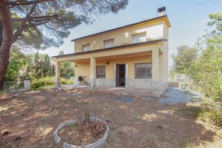 Chalet  Ur junior park. Solvia inmobiliaria  chalet independiente riells i viabrea