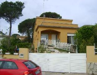 Xalet  Saturn. Solvia inmobiliaria  chalet independiente vidreres