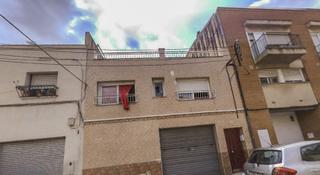 Casa aparellada  Granada. Solvia inmobiliaria  chalet adosado terrassa