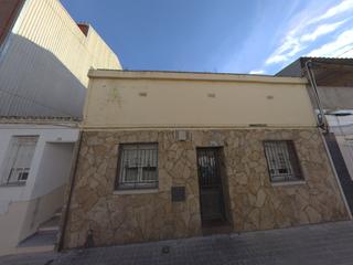Casa aparellada  C/ saboredo. Solvia inmobiliaria  chalet adosado sabadell