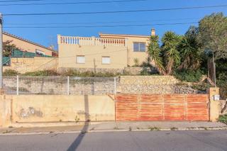 Xalet  C/ acàcia. Solvia inmobiliaria  chalet independiente olèrdola