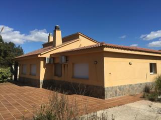 Chalet  Constitució. Solvia inmobiliaria  chalet independiente pont de vilomara i roc