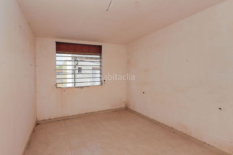 Foto a08f1cf6-ed31-45fc-90fc-1d09fe7572ae. Edifici a Ponent Reus