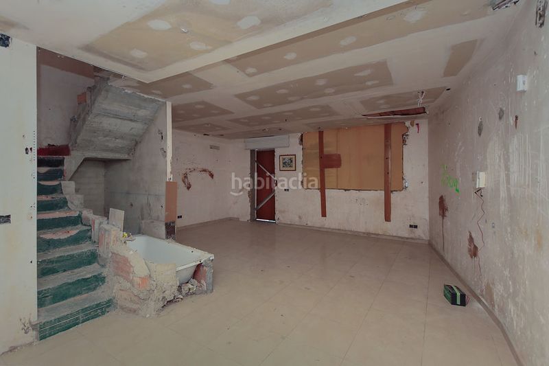 Foto ab434b12-60b3-4190-bb01-47a58f0c6ef7. Edifici a Ponent Reus