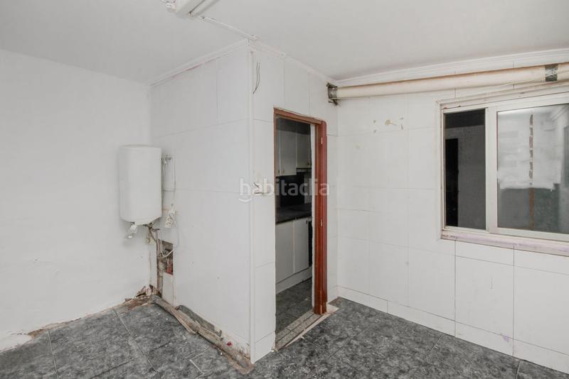 Foto cf71617f-ffd5-49c6-8f62-2e1d07bdd0bf. Piso solvia inmobiliaria piso en Fondo Santa Coloma de Gramenet