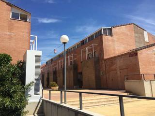 Casa aparellada  C/ carme riera i guilera. Solvia inmobiliaria  chalet adosado reus