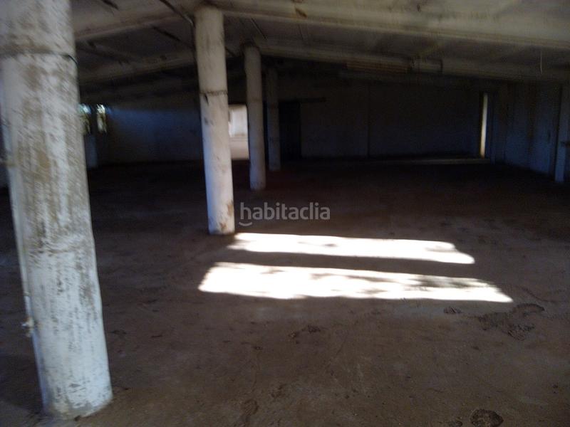 Foto c4d3e67e-5ea9-42b9-aac6-2c4f9c75e5c7. Bâtiment à usage industriel dans Ulldecona