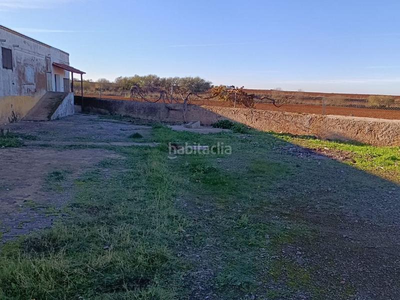Foto 094927f4-7224-4190-a8b2-7595b2fa28a1. Finca rústica solvia inmobiliaria terreno con edificación en Almendral
