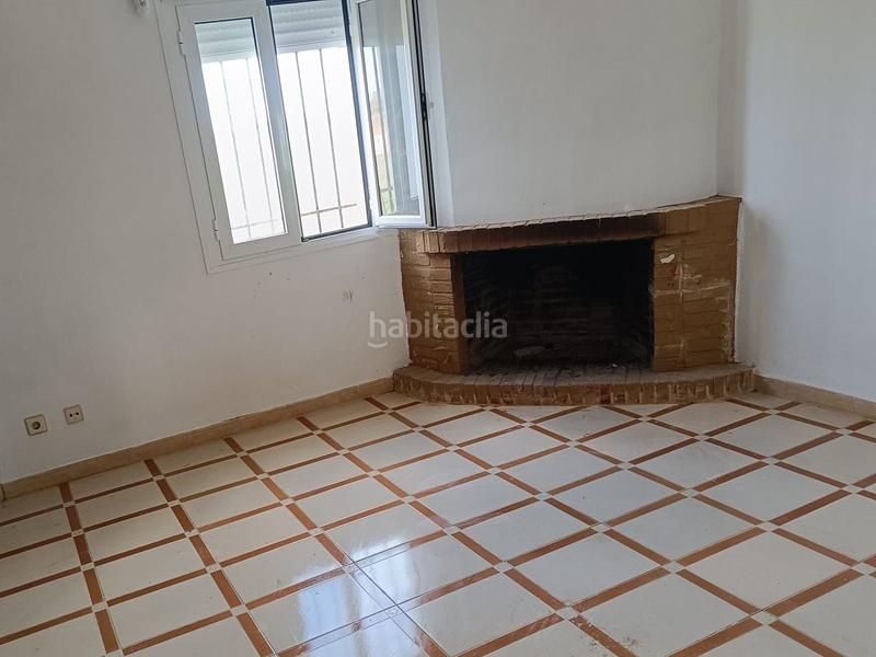 Foto b640ce36-fe57-4667-82bc-4e00e4700464. Finca rústica solvia inmobiliaria terreno con edificación en Almendral