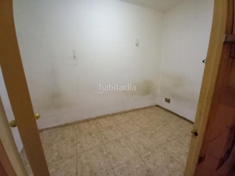 Foto 121b6393-3e8a-44b6-85c3-7f1a9093750d. Pis a Raval Barcelona