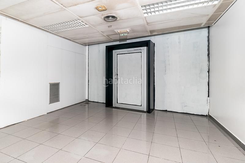 Foto 56f80102-e84e-4d89-a63f-9815642add18. Local commercial dans Creu de Barberà Sabadell