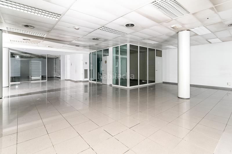 Foto 8b43a54d-62c6-4008-a861-84e43159b353. Local commercial dans Creu de Barberà Sabadell